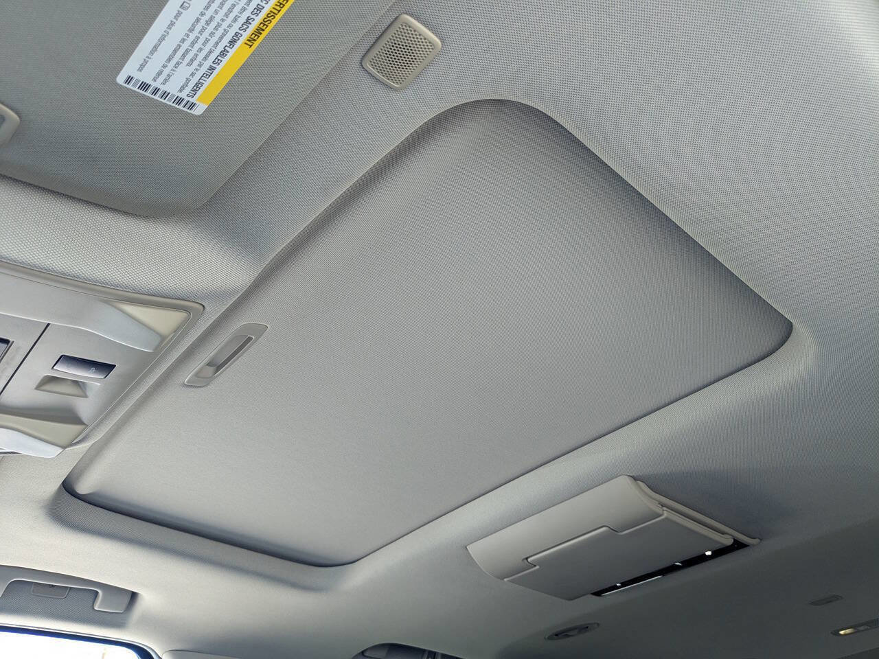 Used 2017 GMC Yukon Denali w/ Open Road Package image 19