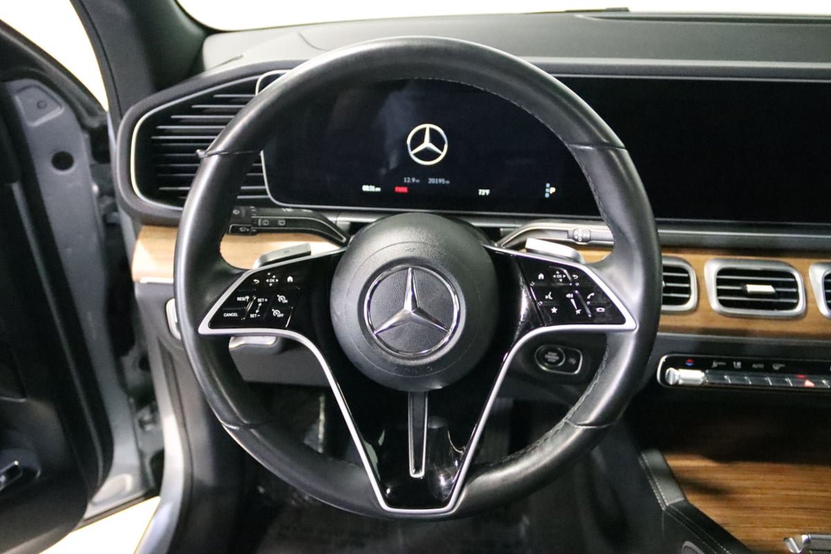 Used 2025 Mercedes-Benz GLE 350 4MATIC w/ Winter Package image 44