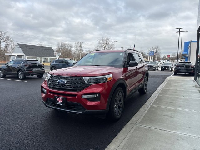 Used 2023 Ford Explorer XLT w/ Equipment Group 202A image 6