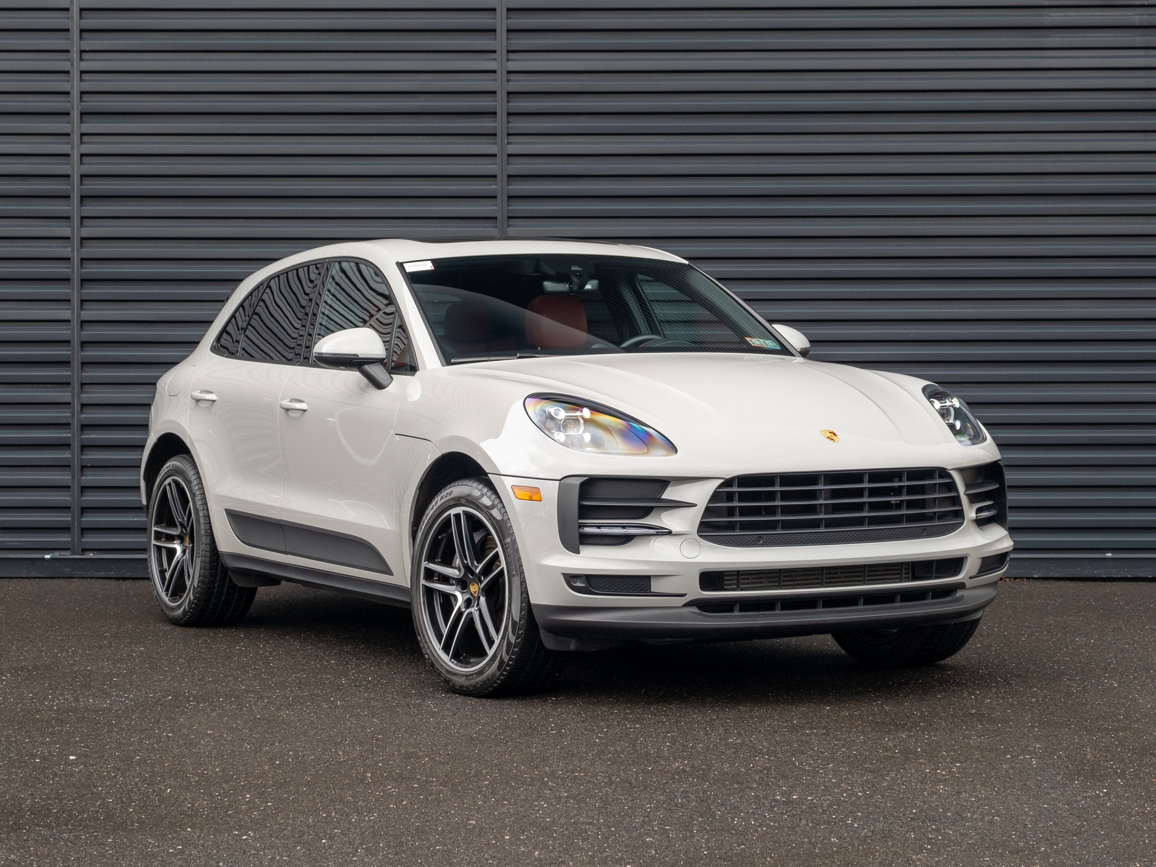 Certified 2021 Porsche Macan image 10