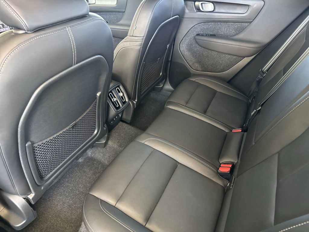 Certified 2025 Volvo XC40 B5 Plus image 11
