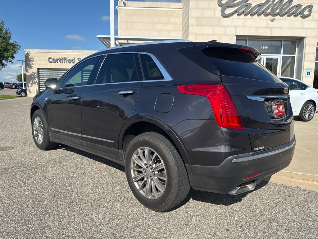 Used 2017 Cadillac XT5 Luxury w/ Driver Awareness Package FWD image 5
