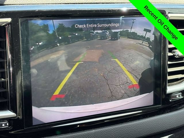 Used 2023 Chrysler Pacifica Touring-L FWD image 17