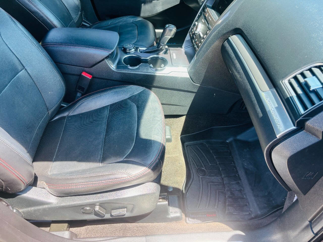 Used 2018 Ford Explorer Sport w/ Equipment Group 401A image 13