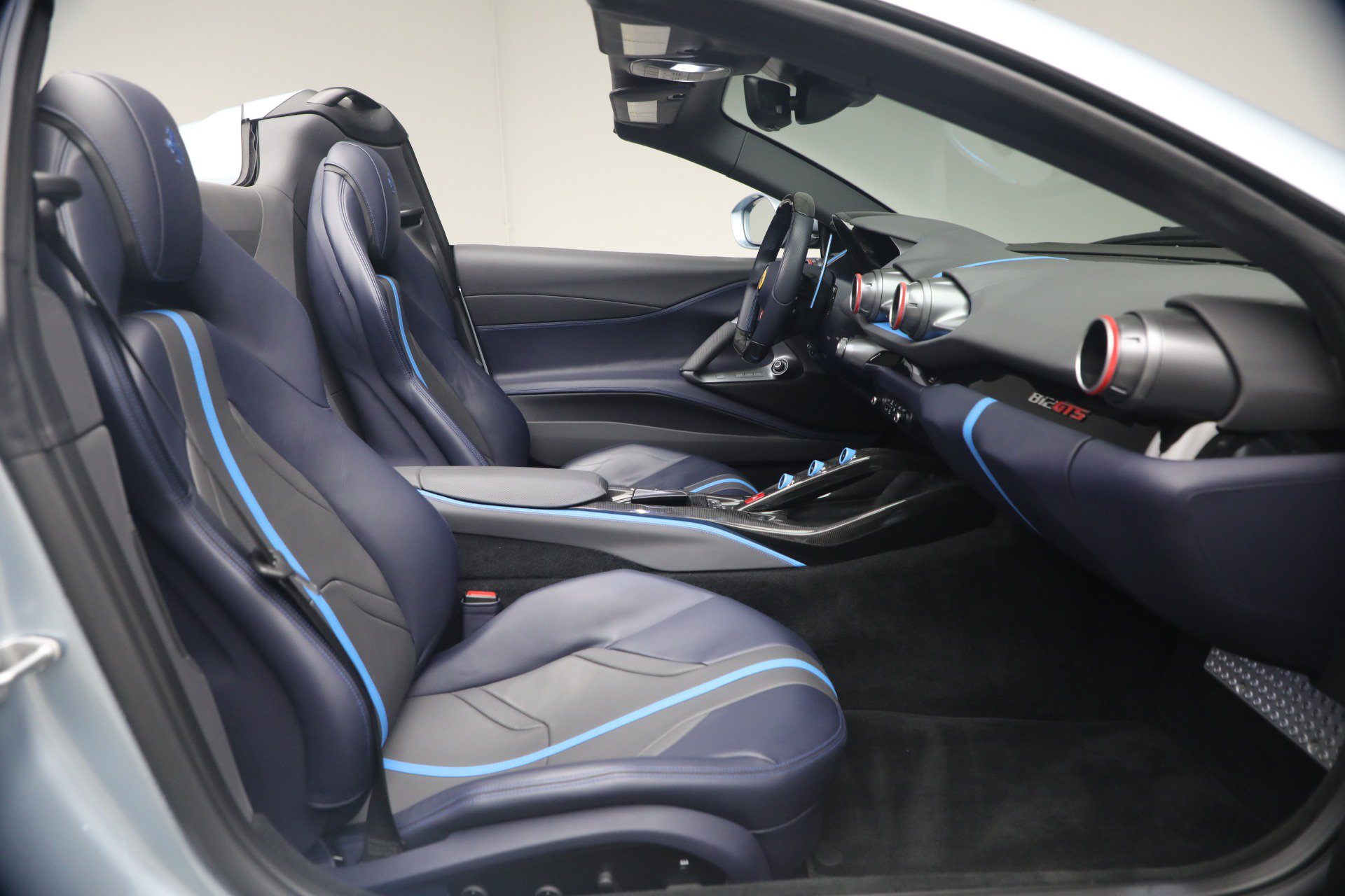 Certified 2022 Ferrari 812 GTS RWD image 17