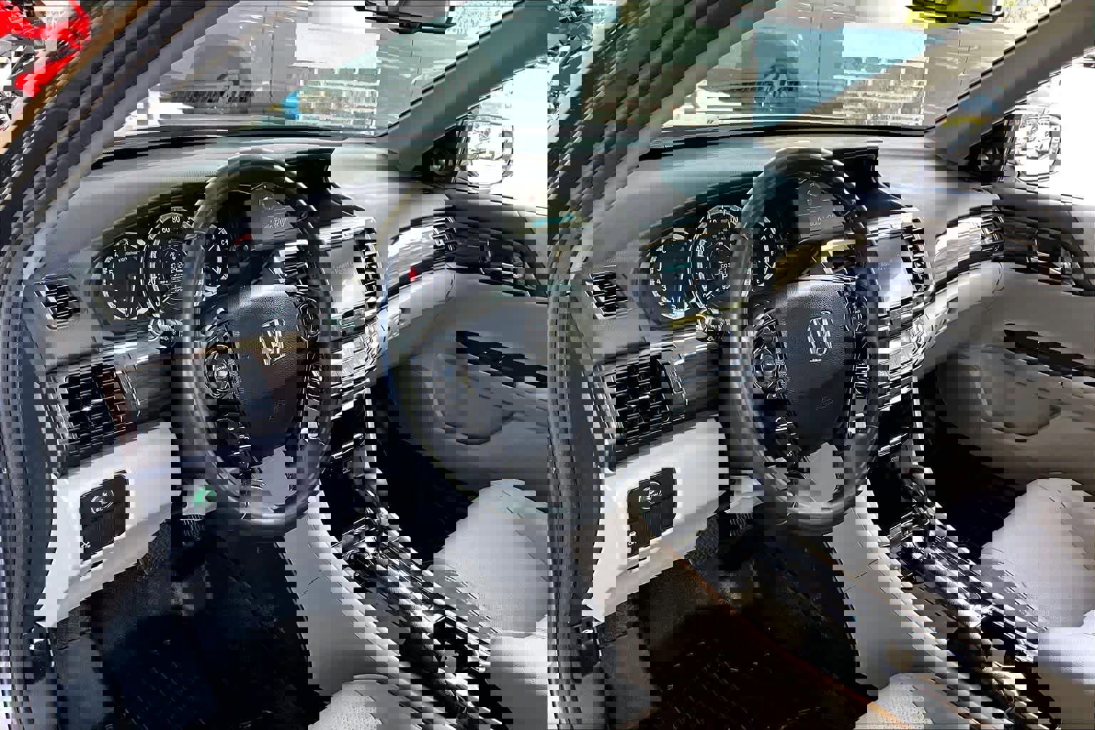 Used 2017 Honda Accord EX-L image 18