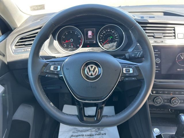 Used 2020 Volkswagen Tiguan SE w/ Panoramic Sunroof Package FWD image 25