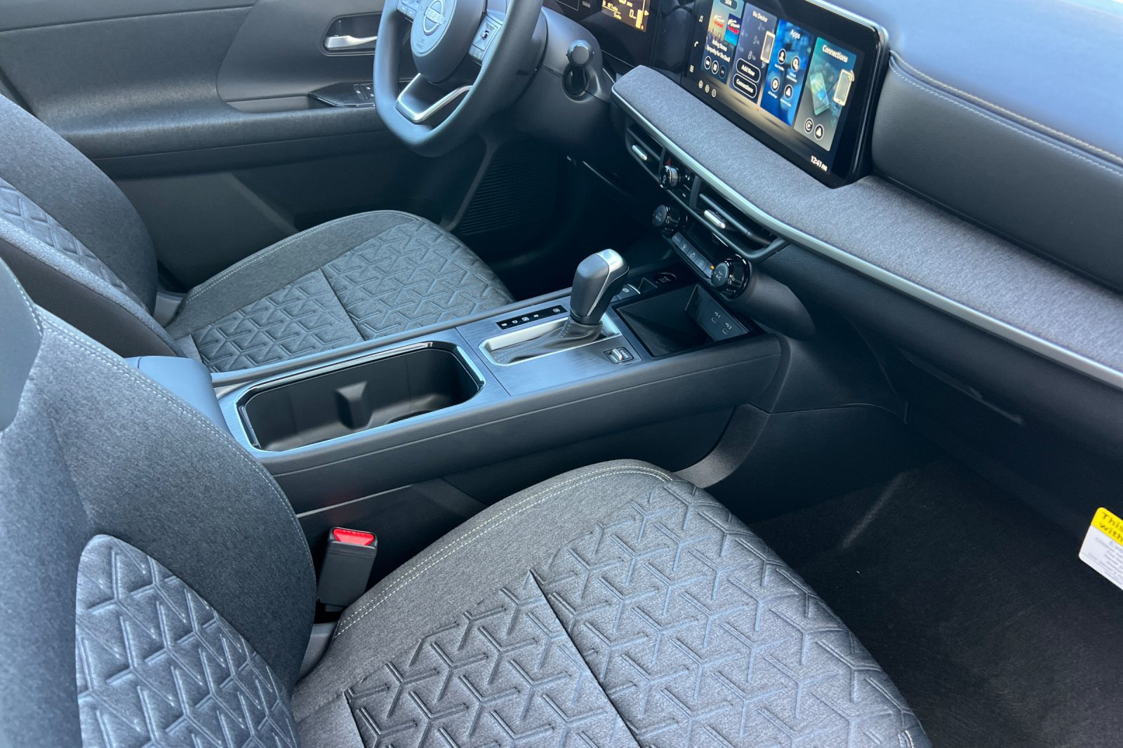 New 2027 Nissan Kicks SV FWD image 13