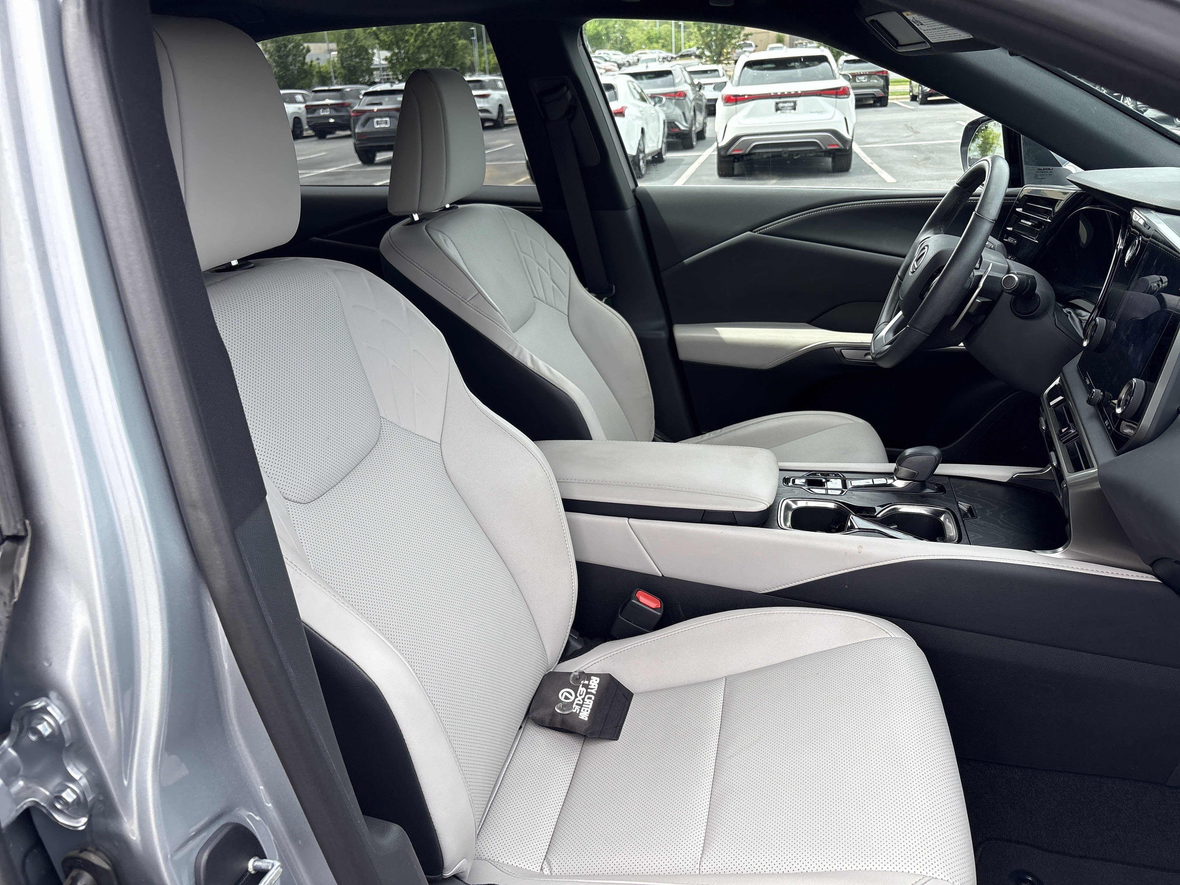 Used 2023 Lexus RX 350 Premium w/ Cold Area Package AWD/4WD image 33