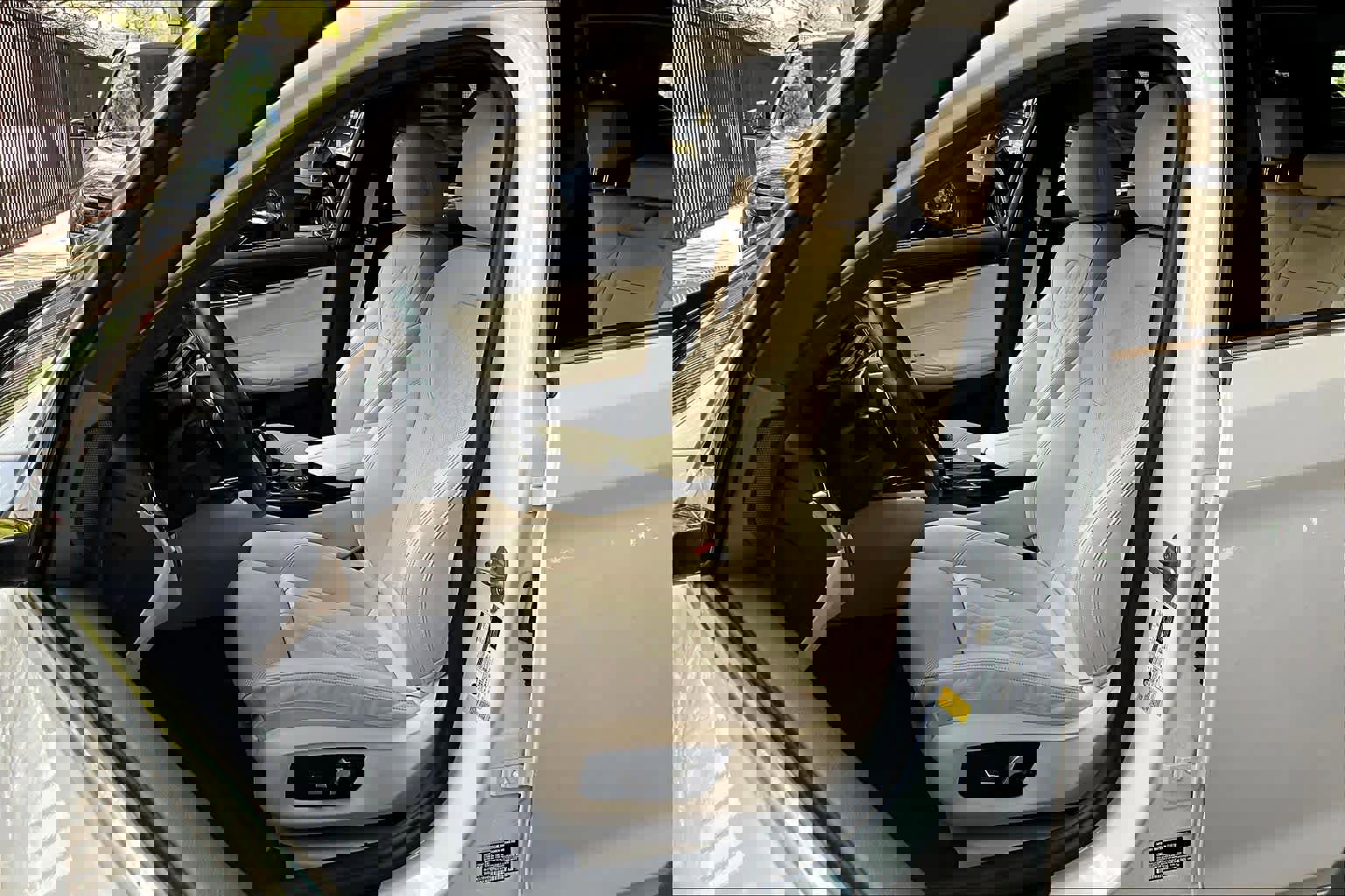 Used 2023 BMW 530i w/ Convenience Package RWD image 7