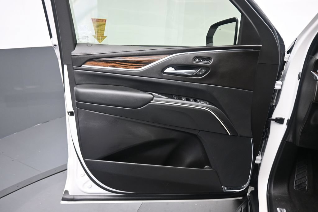Used 2024 Cadillac Escalade ESV Premium Luxury w/ LPO, Floor Liner Package AWD/4WD image 9