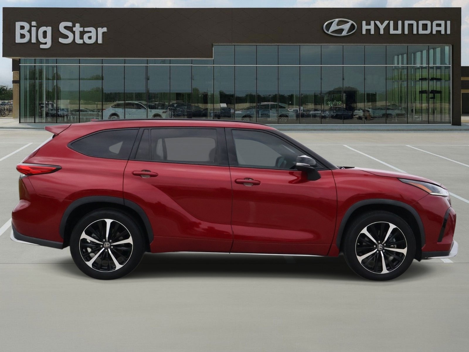 Used 2022 Toyota Highlander XSE FWD image 5