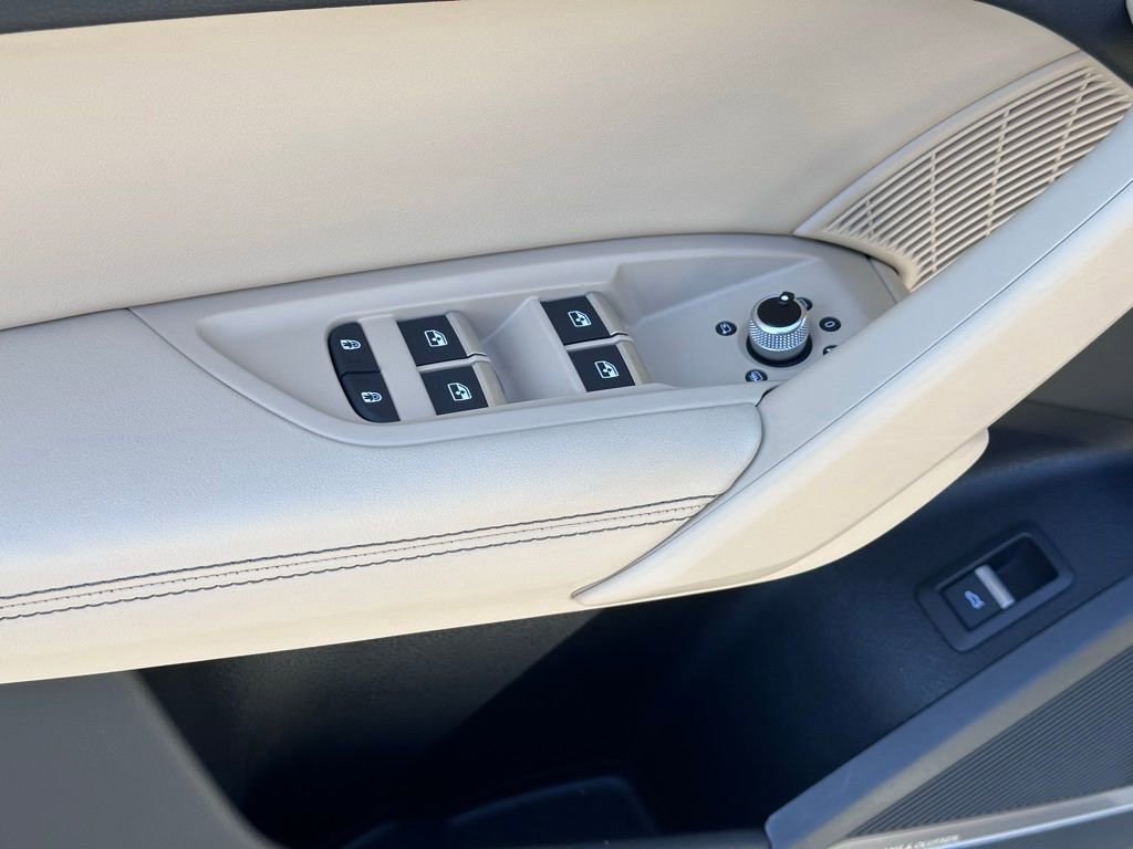 Used 2023 Audi Q5 2.0T Premium Plus w/ Premium Plus Package image 19