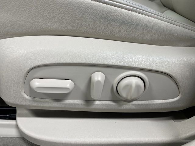 Used 2023 GMC Acadia Denali w/ Black Diamond Edition image 12