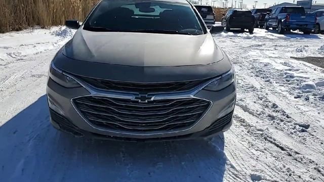 Used 2025 Chevrolet Malibu LT image 3