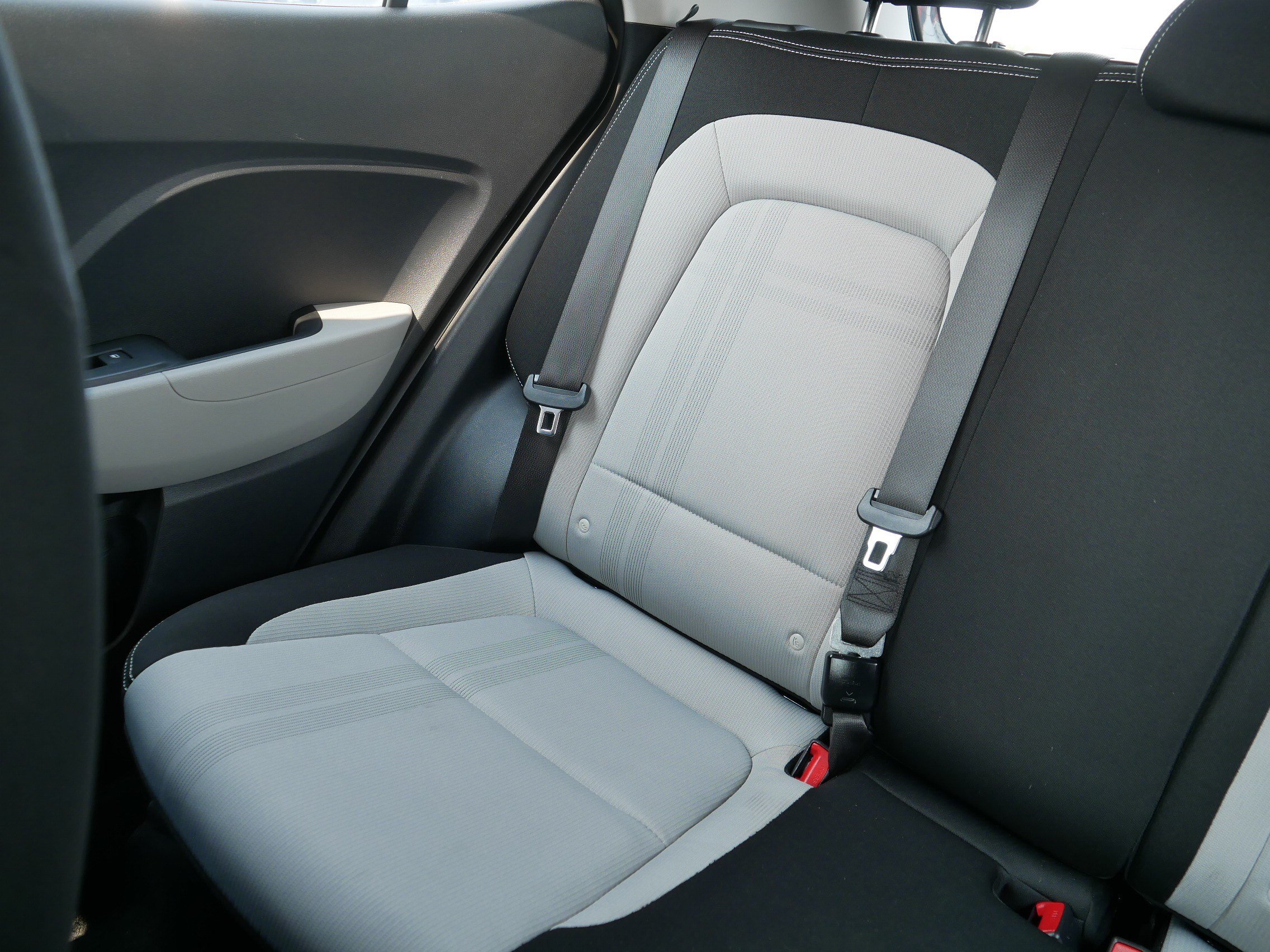 Used 2025 Hyundai Venue SEL FWD image 12