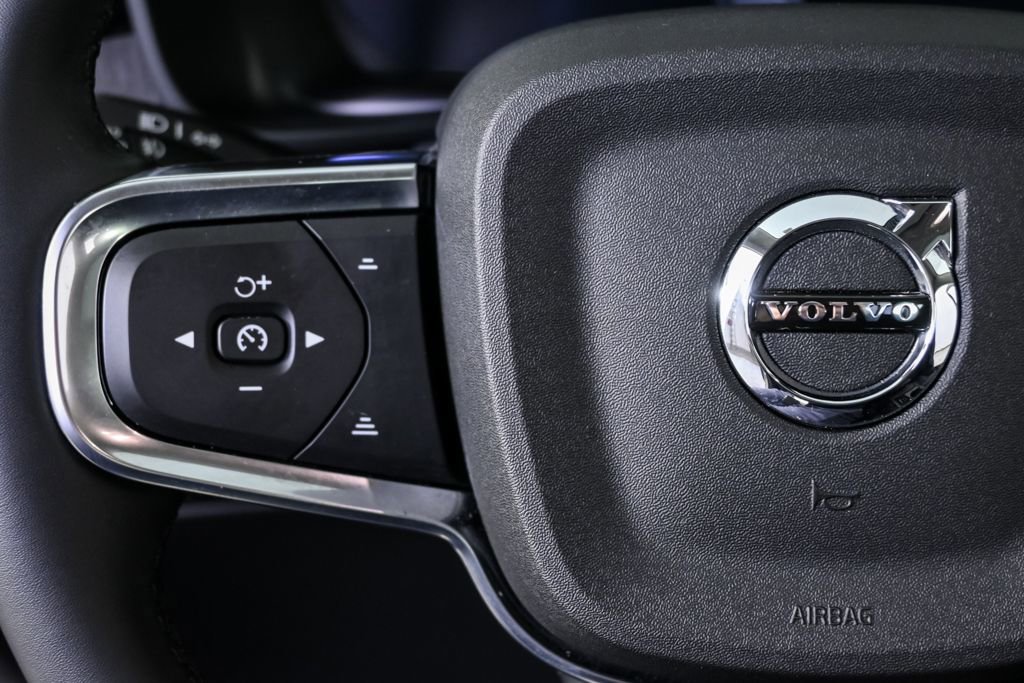 Certified 2025 Volvo XC40 B5 Plus image 11