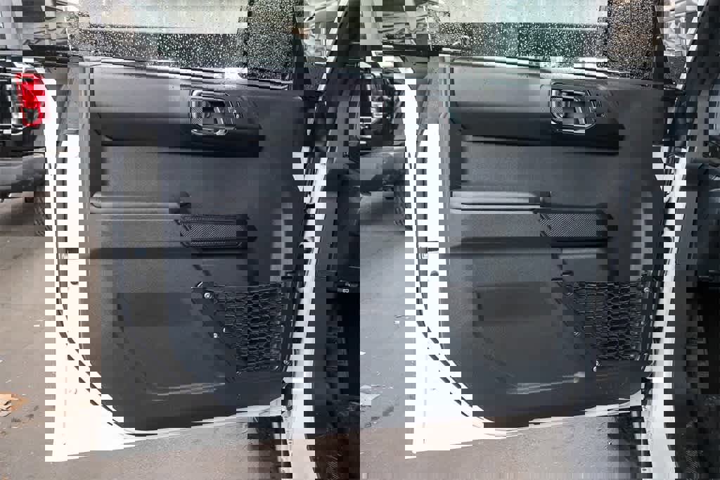 New 2025 Ford Bronco Badlands image 21