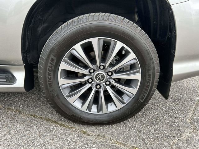 Used 2023 Lexus GX 460 Luxury w/ Accessory Package image 7