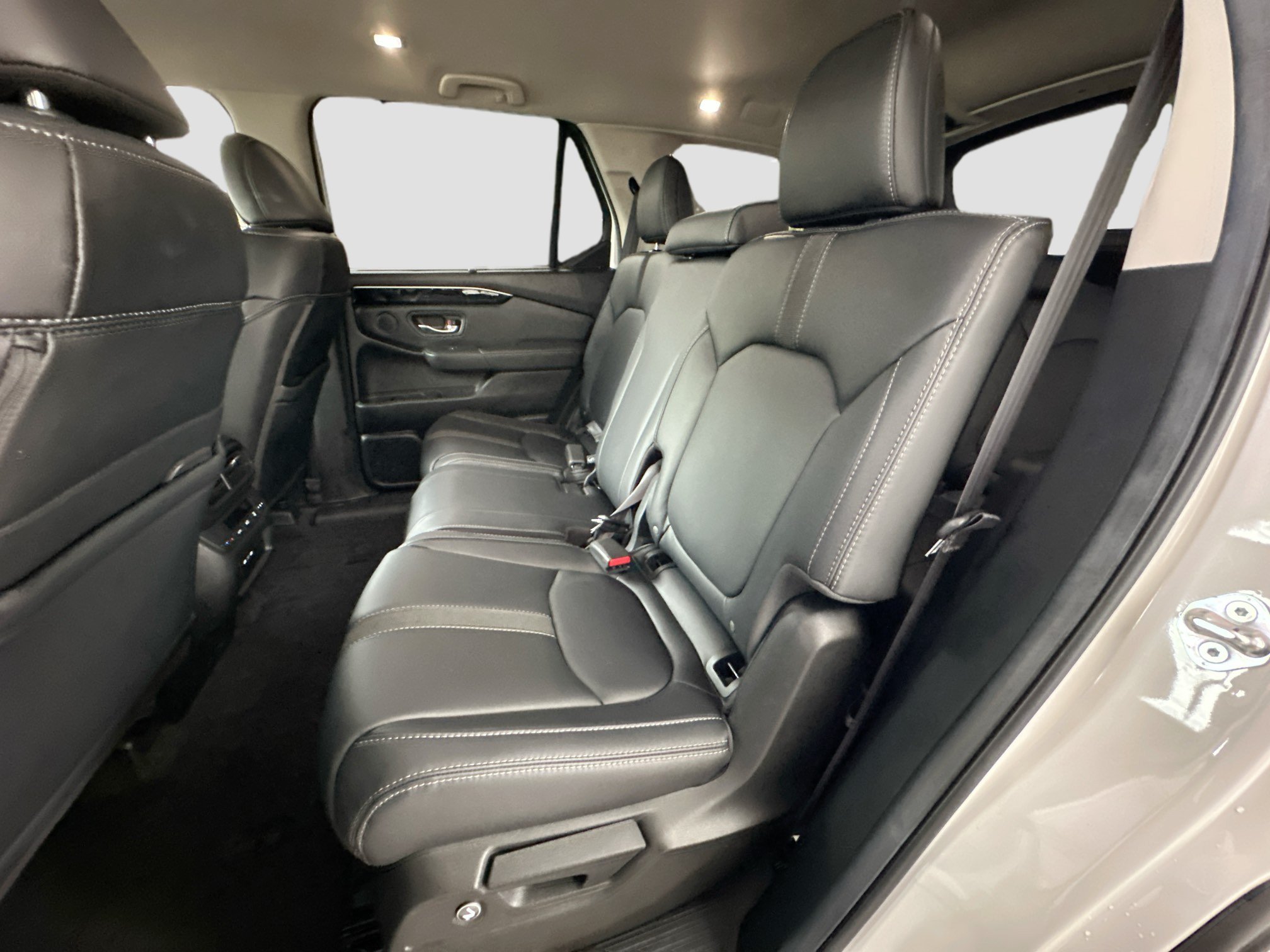 Used 2025 Honda Pilot EX-L image 22