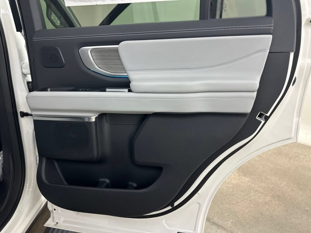 New 2027 Ford Expedition Platinum w/ Platinum Ultimate Package AWD/4WD image 25