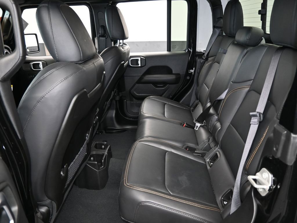 Used 2024 Jeep Gladiator Sport w/ Premium Package image 33