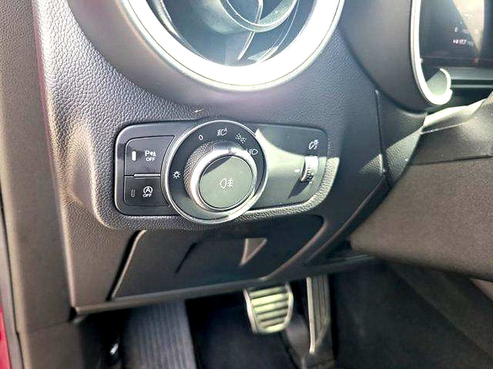 Used 2024 Alfa Romeo Stelvio Veloce AWD/4WD image 32