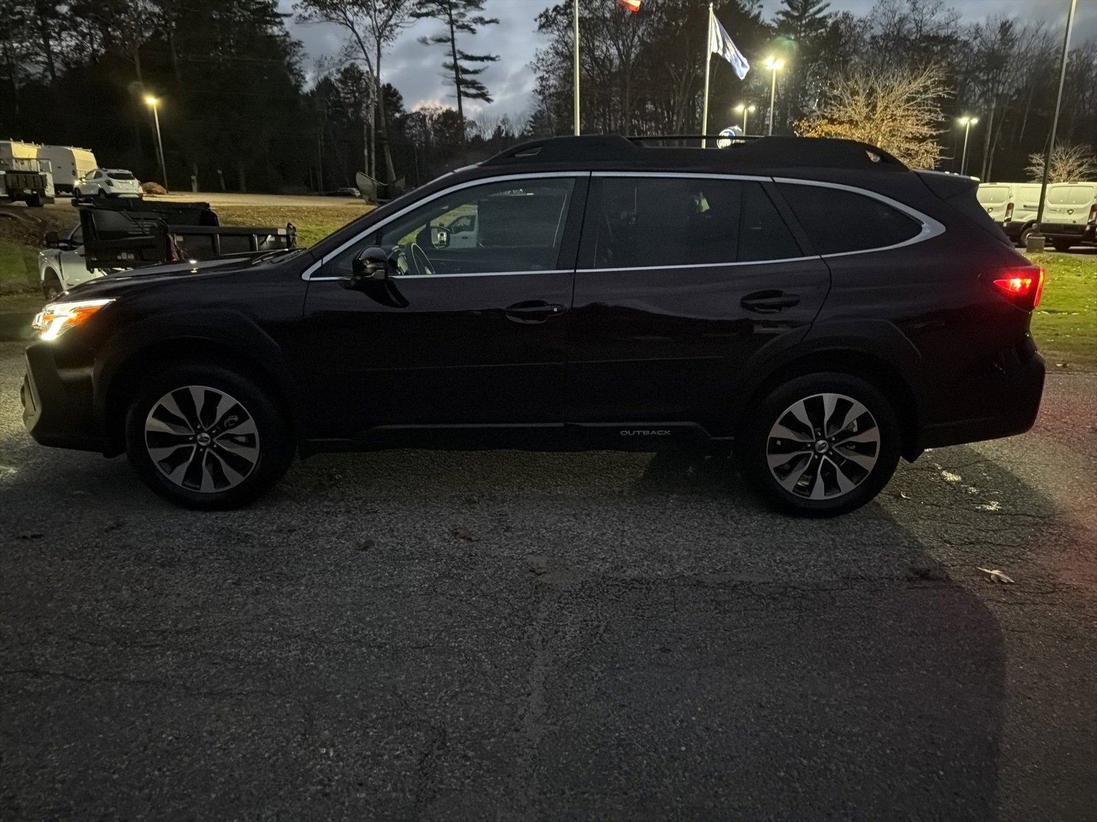 Used 2025 Subaru Outback Limited image 27