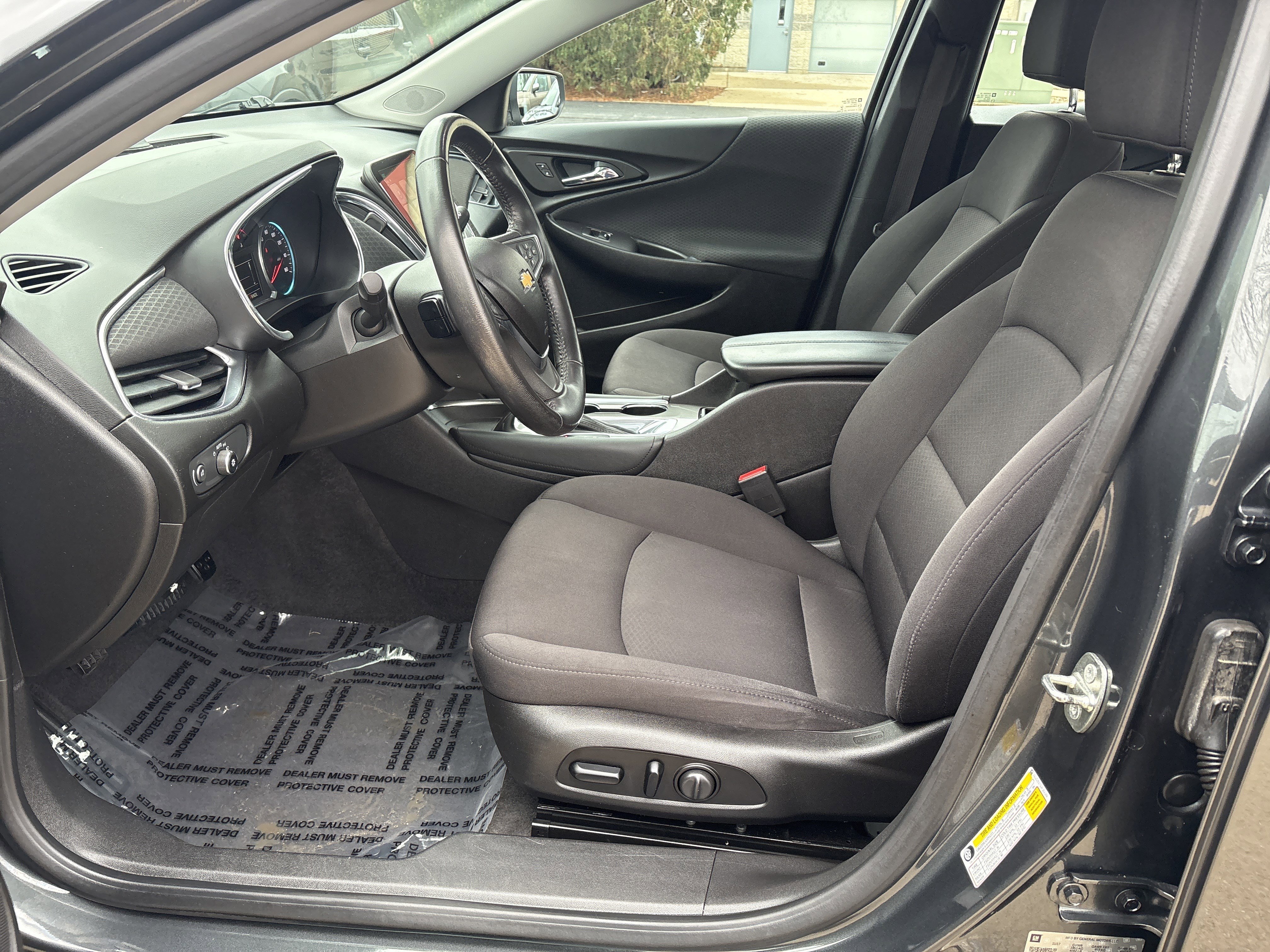 Used 2018 Chevrolet Malibu LT image 11