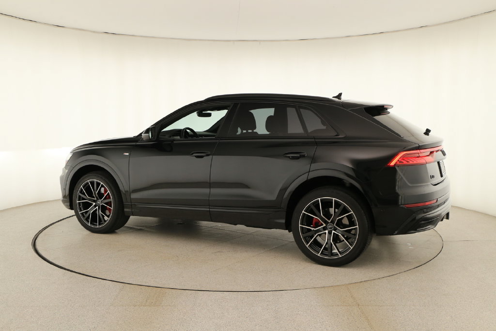 Used 2023 Audi Q8 Premium Plus AWD/4WD image 3