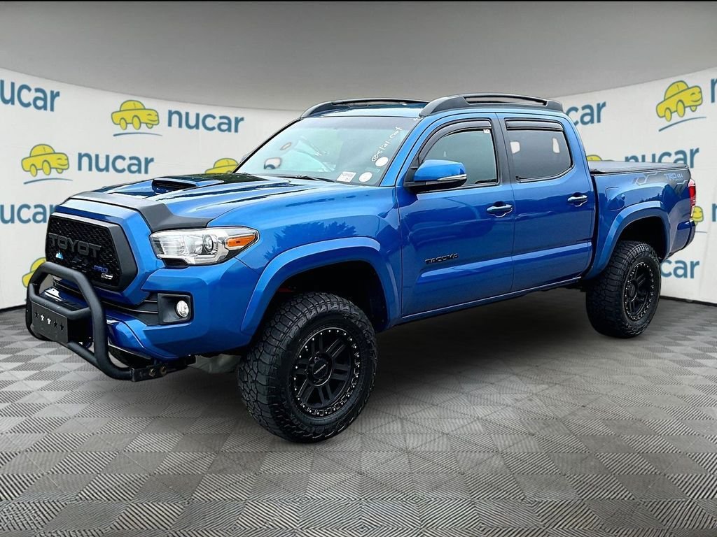Used 2017 Toyota Tacoma TRD Sport w/ Tow Package (A/T) AWD/4WD image 3