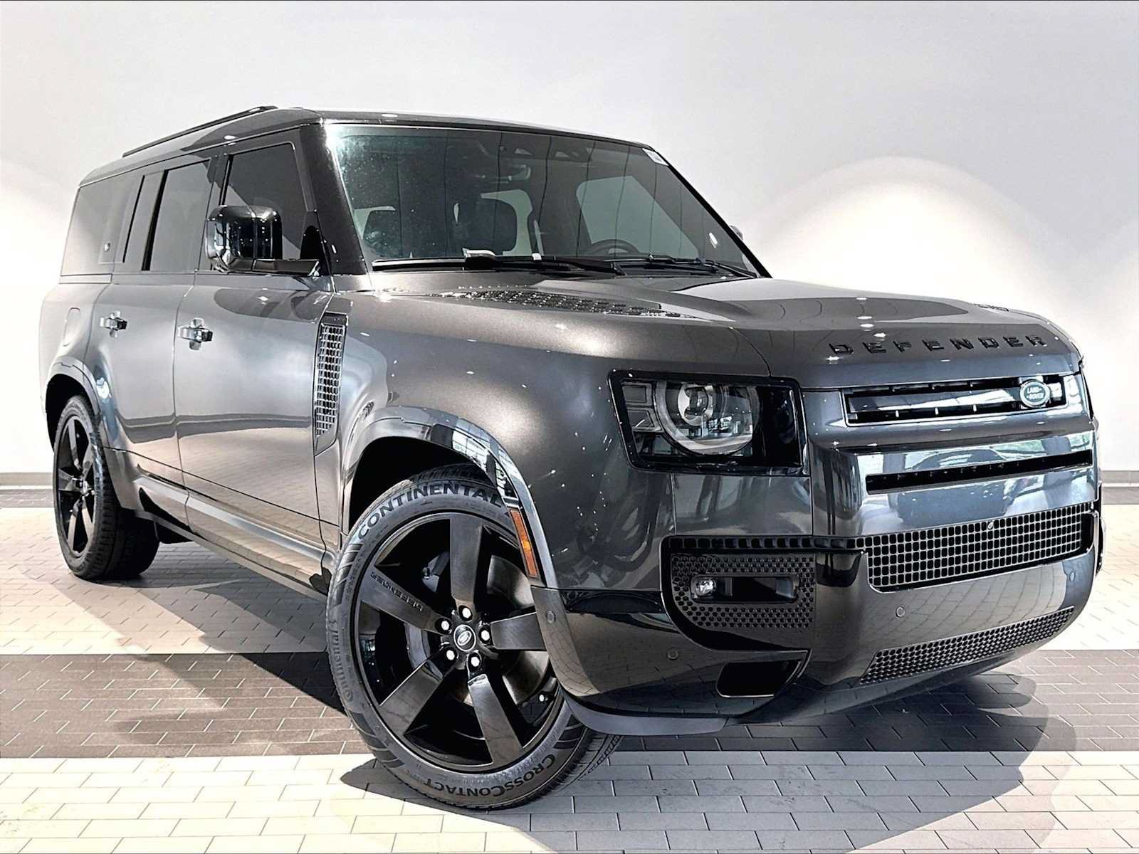 Used 2024 Land Rover Defender 130 X-Dynamic SE AWD/4WD image 12