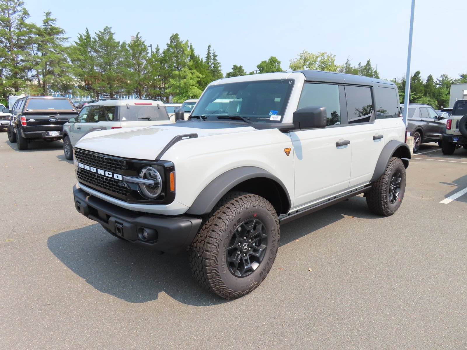 New 2026 Ford Bronco Badlands AWD/4WD image 3