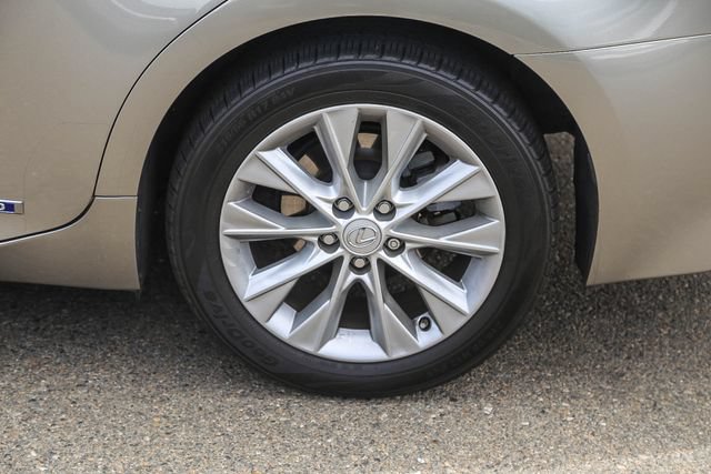 Used 2015 Lexus ES 300h w/ Navigation System Package FWD image 11