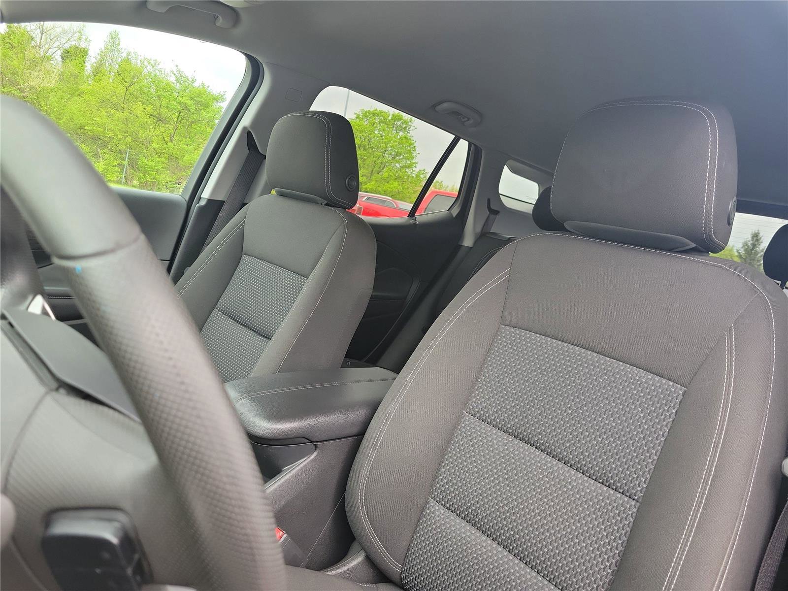 Used 2023 GMC Terrain SLE image 16