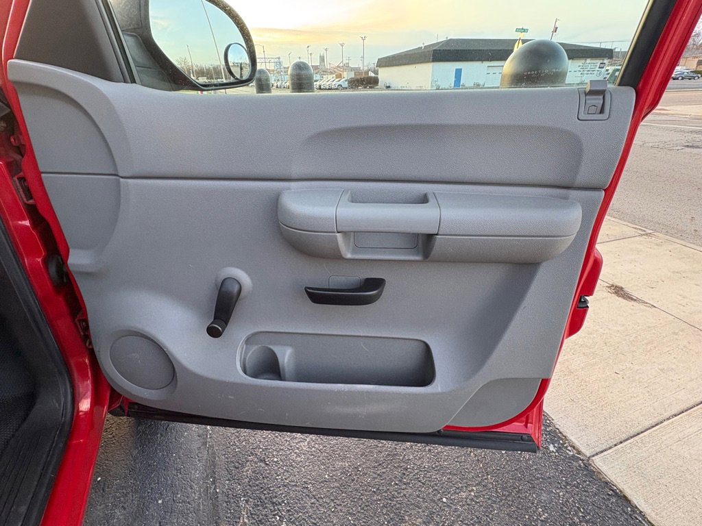 Used 2008 Chevrolet Silverado 2500 W/T w/ Snow Plow Prep Package image 13