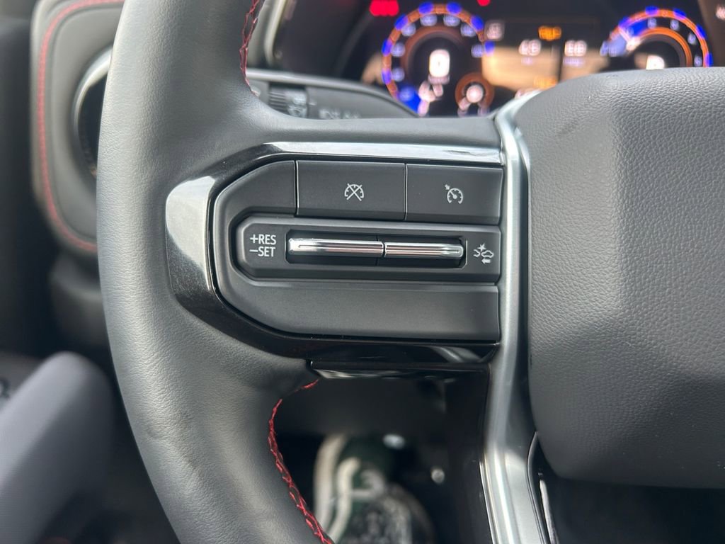 Used 2025 Chevrolet Colorado Z71 w/ Technology Package image 17