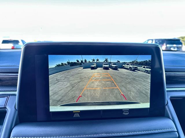 Used 2024 Chevrolet Suburban Premier image 25