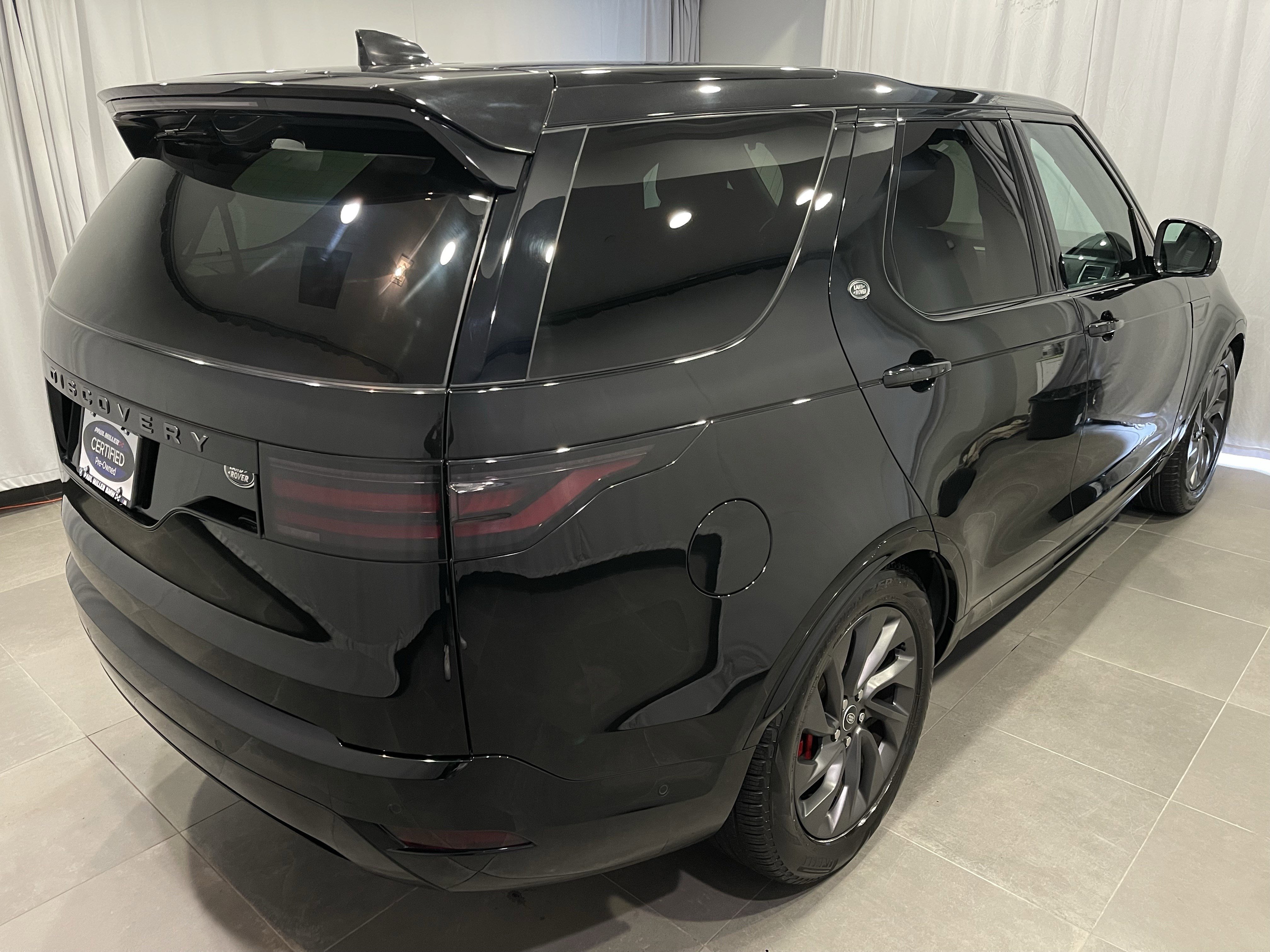 Used 2023 Land Rover Discovery S R-Dynamic image 6