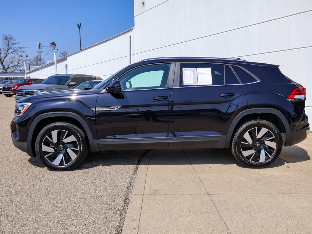 Certified 2025 Volkswagen Atlas Cross Sport SE AWD/4WD image 2