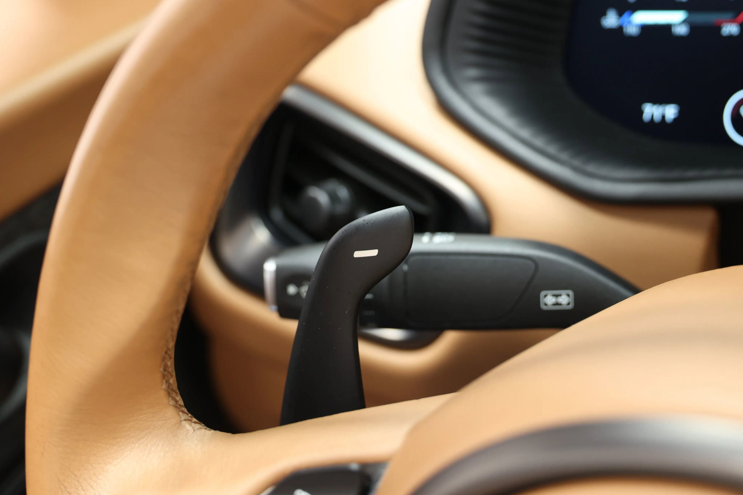 Used 2020 Aston Martin DB11 Volante image 28