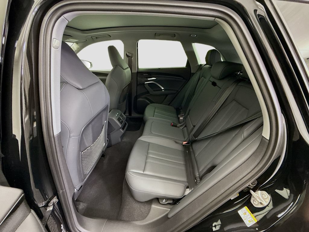 Used 2025 Audi Q5 Premium Plus w/ Premium Plus AWD/4WD image 21