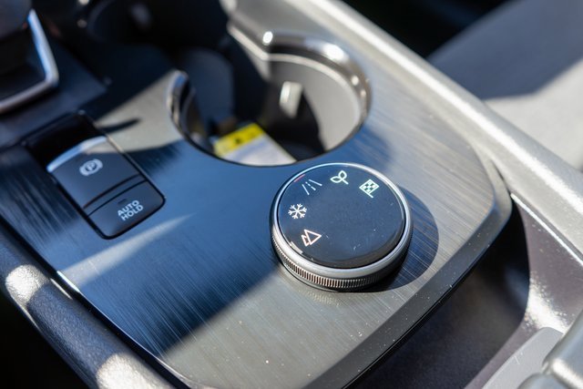 Used 2022 Nissan Rogue SV image 33