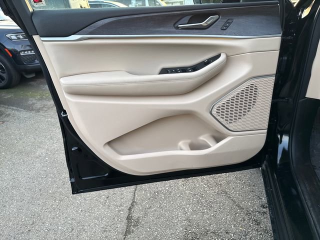 New 2025 Jeep Grand Cherokee Limited w/ Luxury Tech Group II AWD/4WD image 15