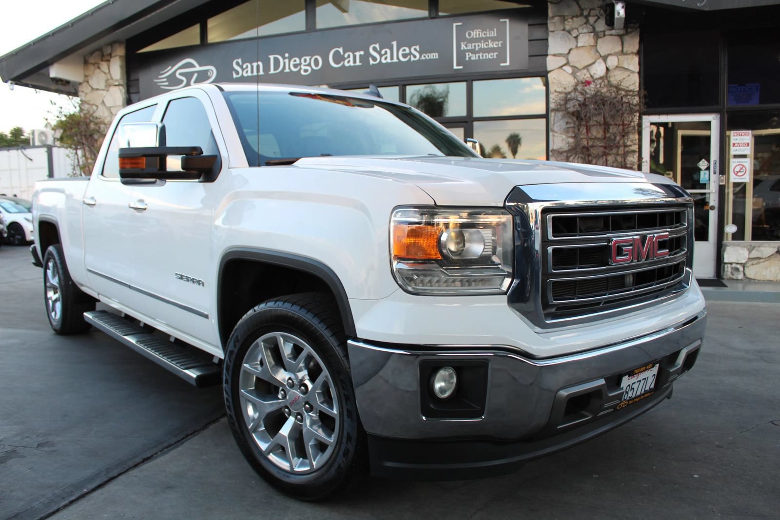Used 2015 GMC Sierra 1500 SLT w/ SLT Crew Cab Value Package RWD image 7