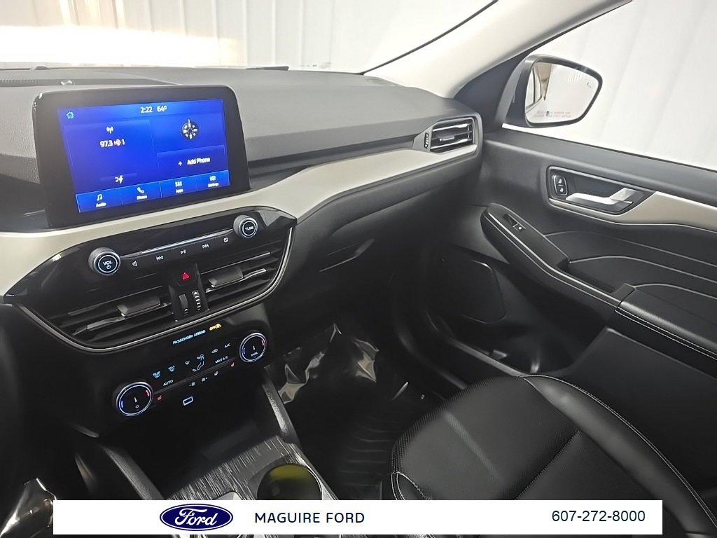 Used 2022 Ford Escape SEL w/ Technology Package image 26