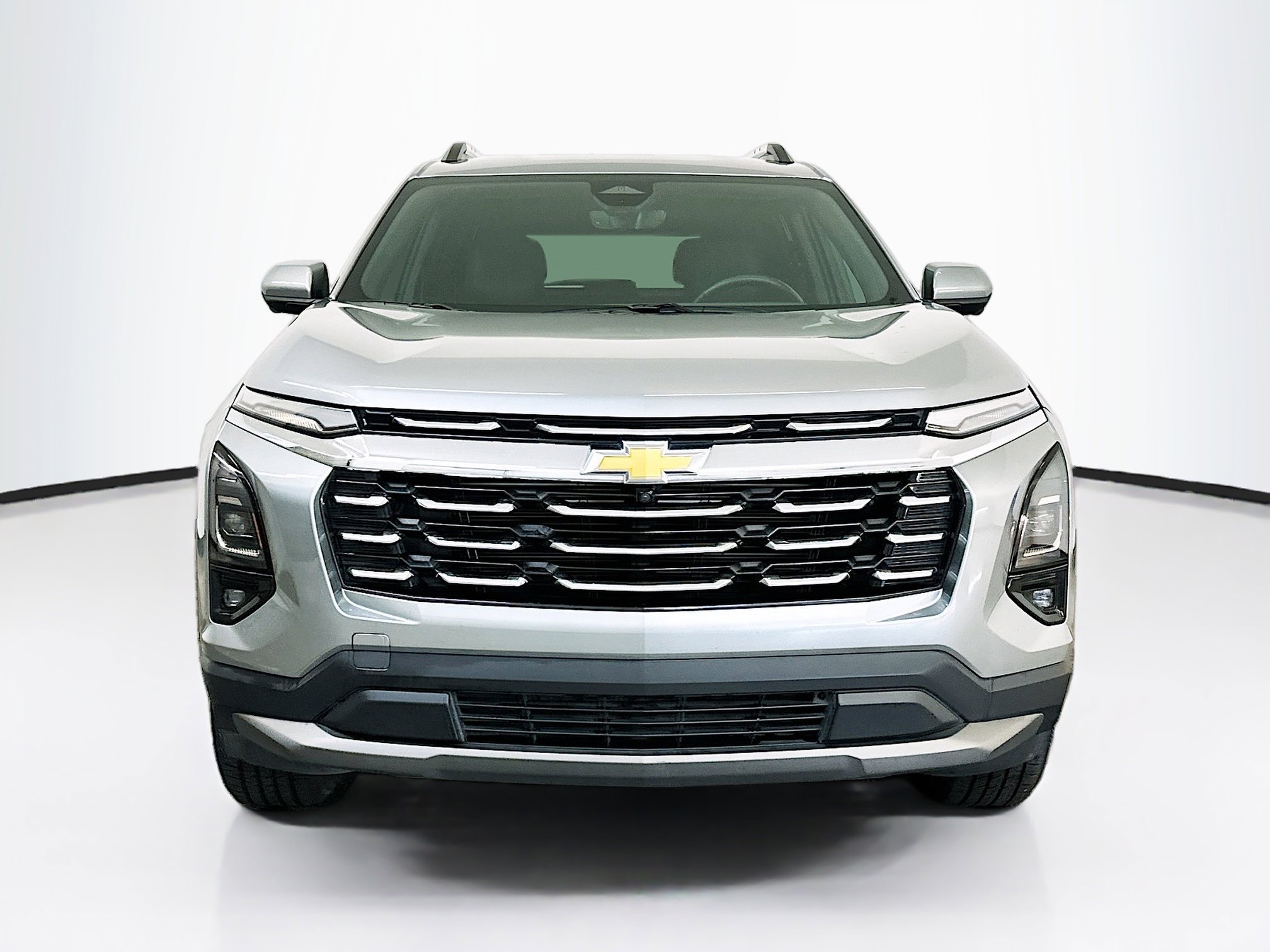 Used 2025 Chevrolet Equinox LT w/ Convenience Package II AWD/4WD image 2