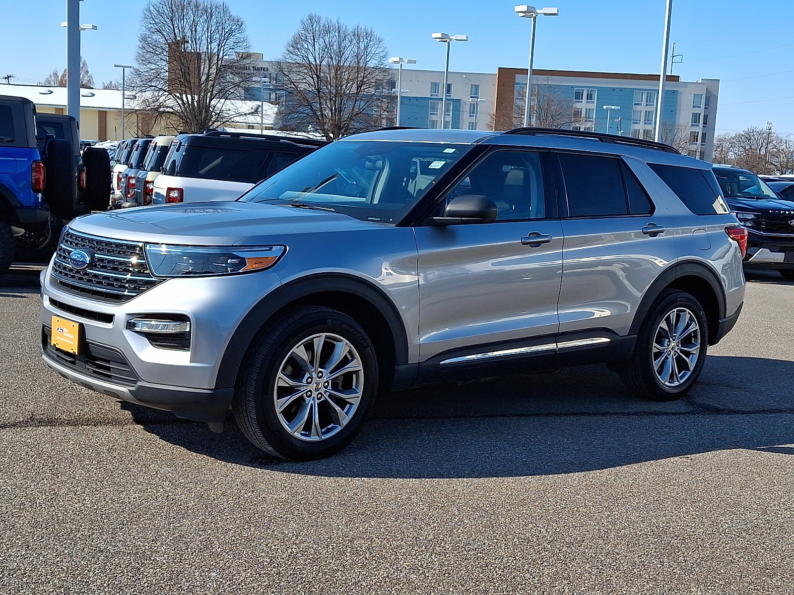 Certified 2022 Ford Explorer XLT w/ Equipment Group 202A image 5