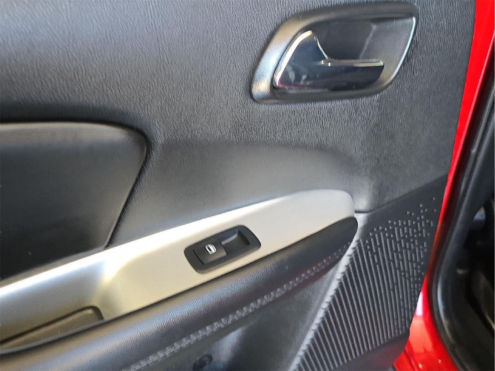 Used 2019 Dodge Journey SE FWD image 17