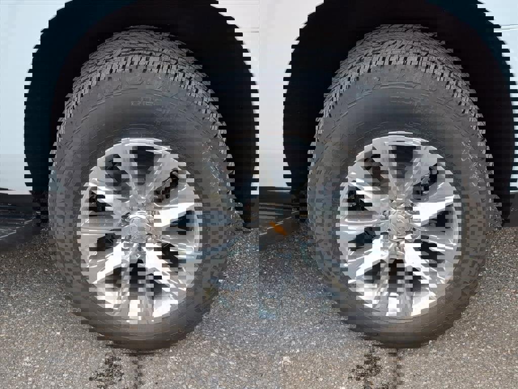 New 2026 Chevrolet Suburban Premier image 9